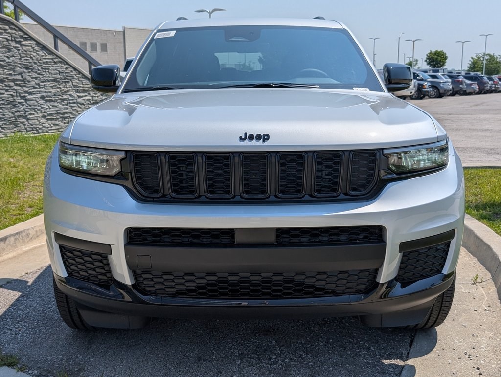 2025 Jeep Grand Cherokee Altitude X photo 4