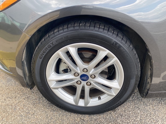 2018 Ford Fusion SE photo 3