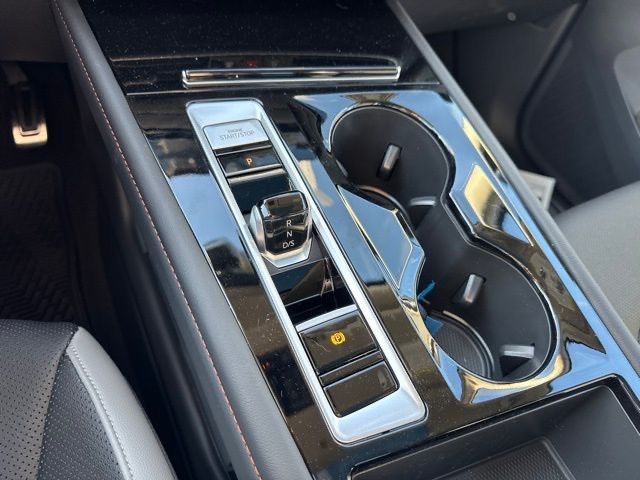 2025 Volkswagen Atlas Peak Edition SE photo 28