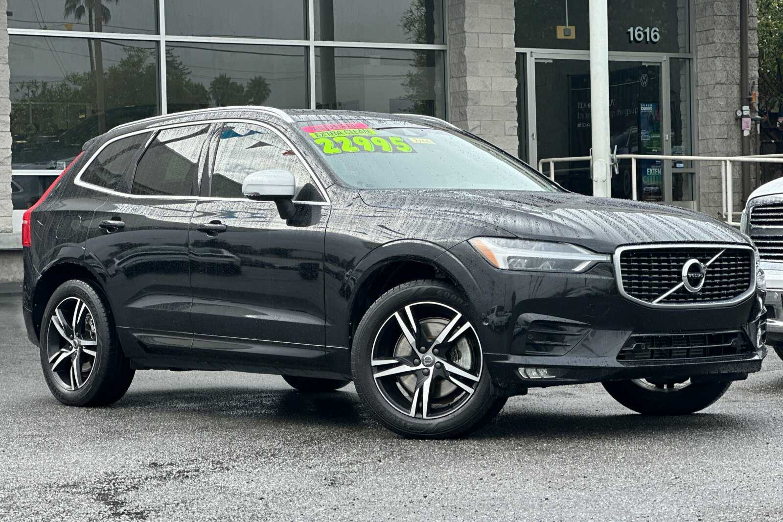 2018 Volvo XC60 T6 R-Design photo 2