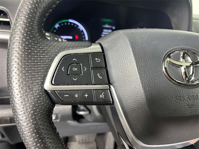 2023 Toyota Sienna Woodland Edition photo 16
