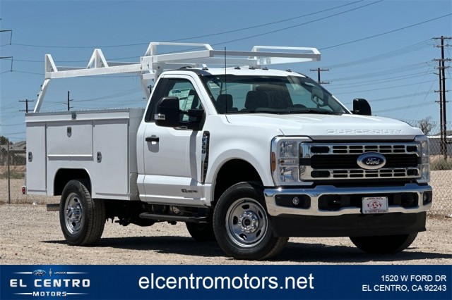2025 Ford F-350 Super Duty Chassis Cab XLT's photo