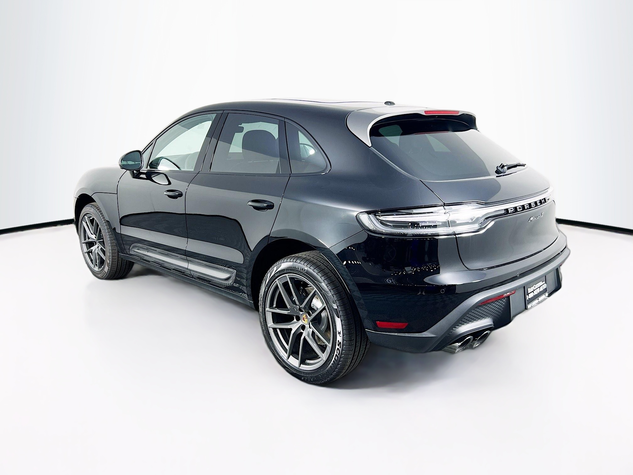 2025 Porsche Macan T photo 3