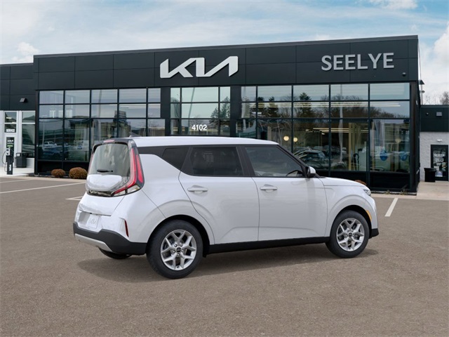 2025 Kia Soul LX photo 4