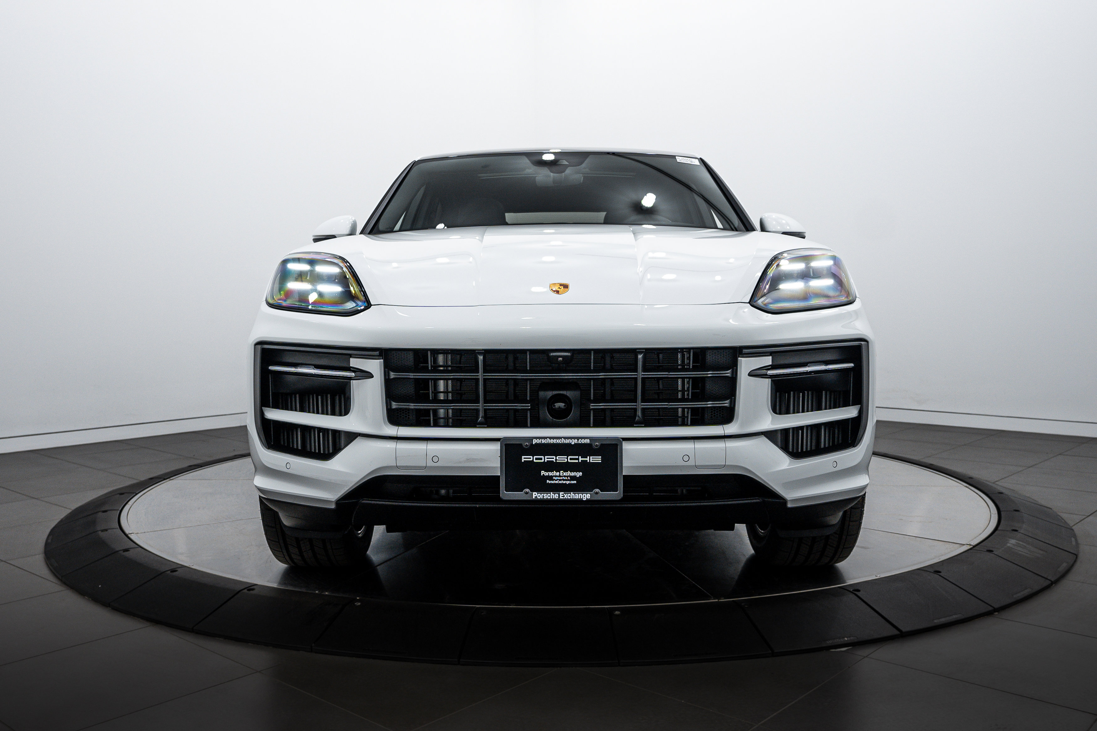2025 Porsche Cayenne photo 9