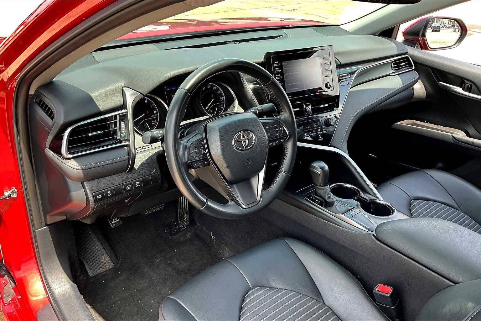 2023 Toyota Camry SE photo 16