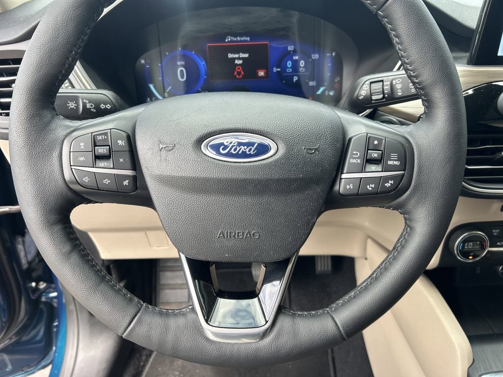 2020 Ford Escape Titanium Hybrid photo 28