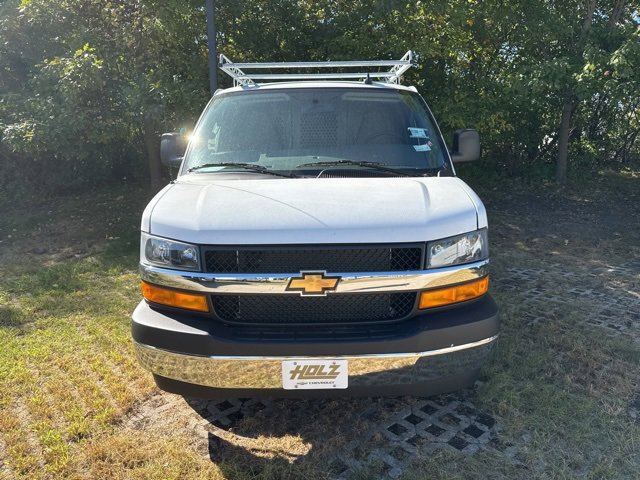 2025 Chevrolet Express Cargo 2500 photo 2