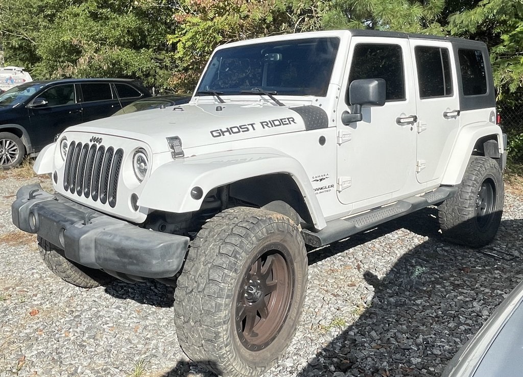 2013 Jeep Wrangler Unlimited Sahara photo 2
