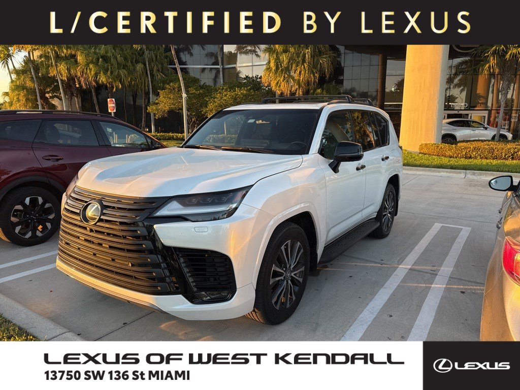 2022 Lexus LX Premium's photo