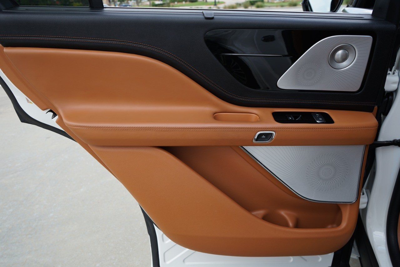 2022 Lincoln Aviator Black Label photo 34