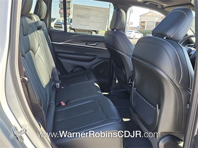 2025 Jeep Grand Cherokee Limited photo 15