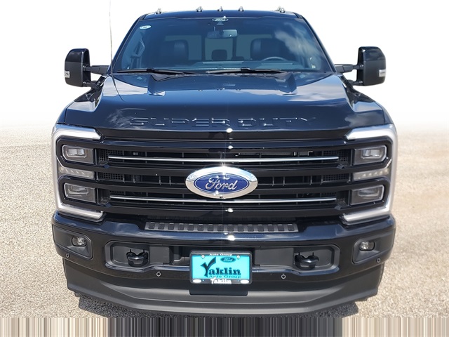 2025 Ford F-250 Platinum photo 3