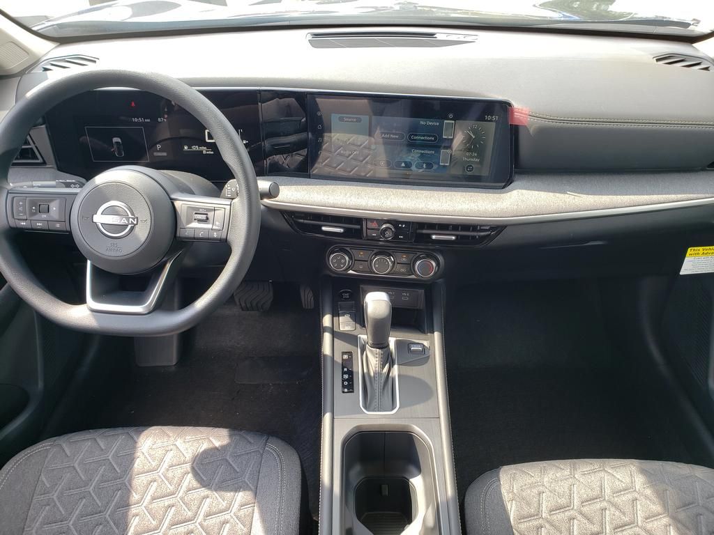 2025 Nissan Kicks SV photo 4