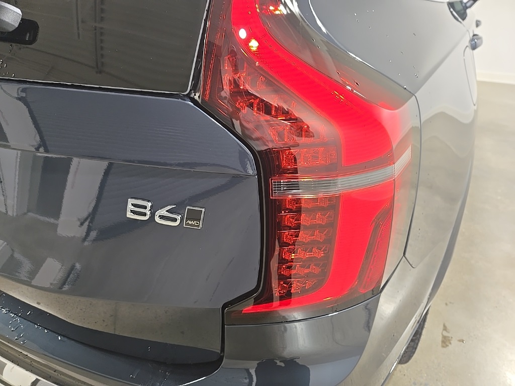 2026 Volvo XC90 Plus photo 8
