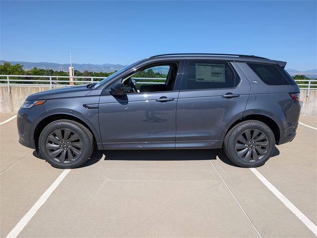 2025 Land Rover Discovery Sport S photo 3