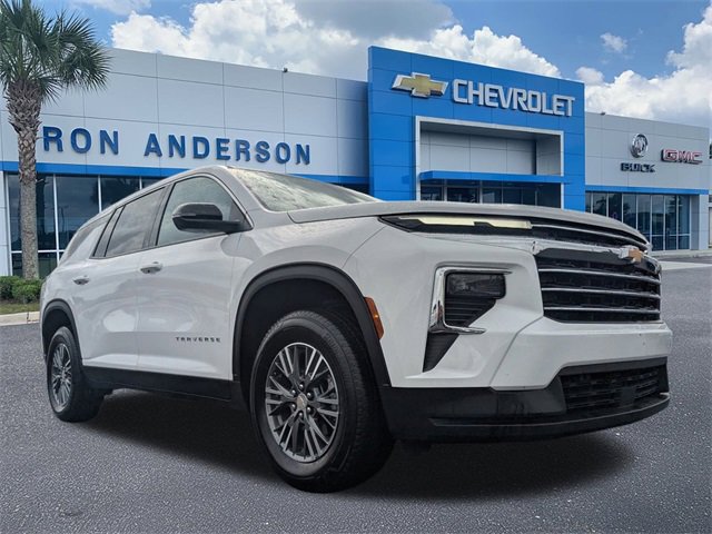 2025 Chevrolet Traverse LT's photo