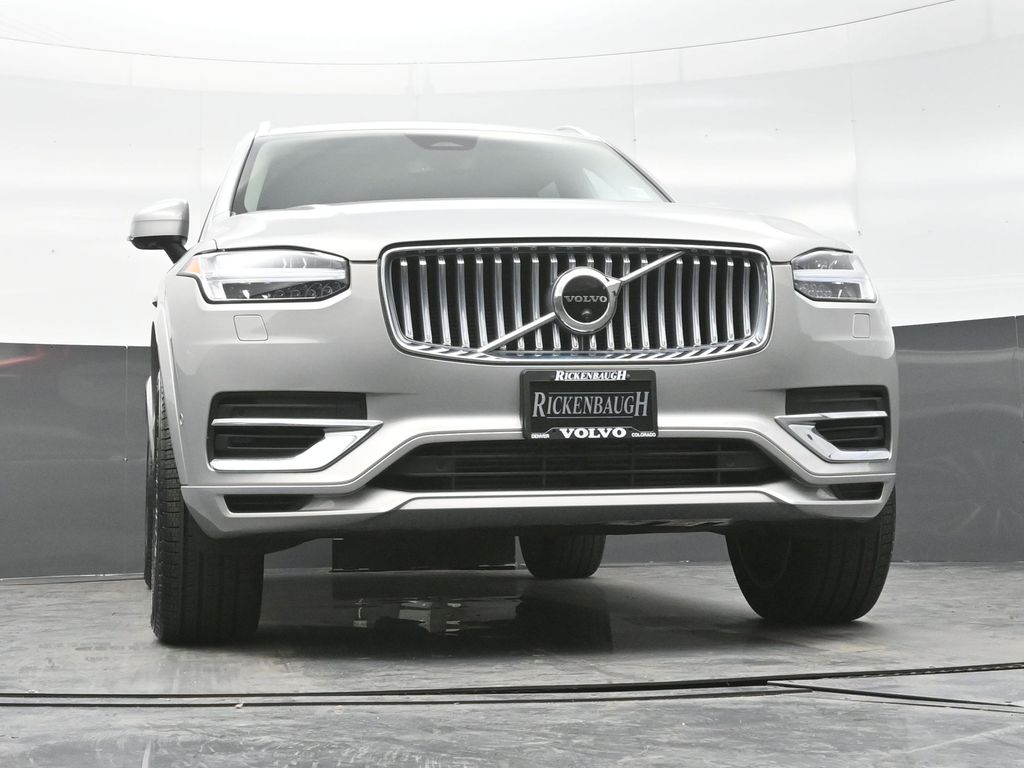 2023 Volvo XC90 T8 Plus photo 17