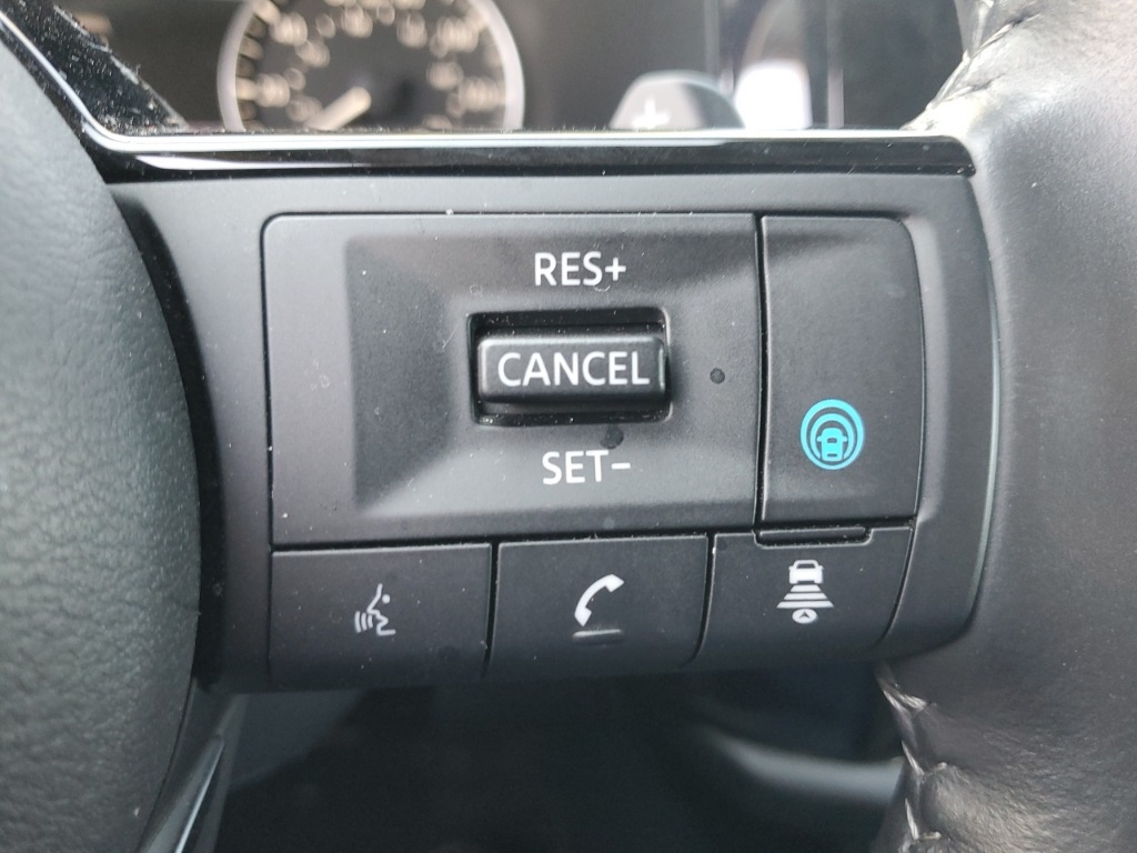 2024 Nissan Pathfinder SL photo 10