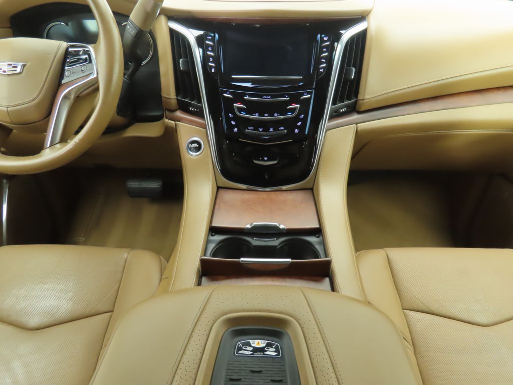 2017 Cadillac Escalade Platinum photo 13