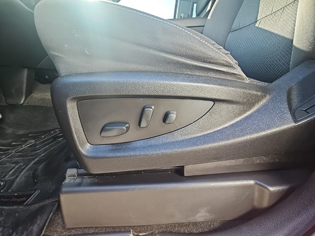 2018 Chevrolet Silverado 1500 LT photo 12