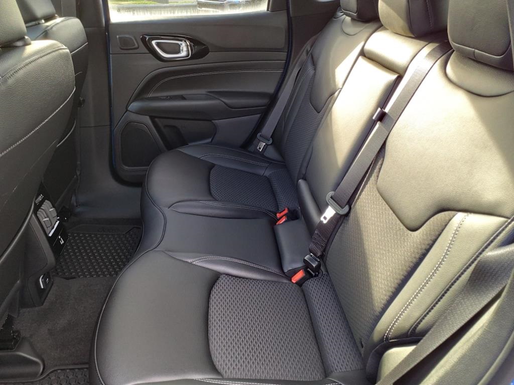 2023 Jeep Compass Altitude photo 5