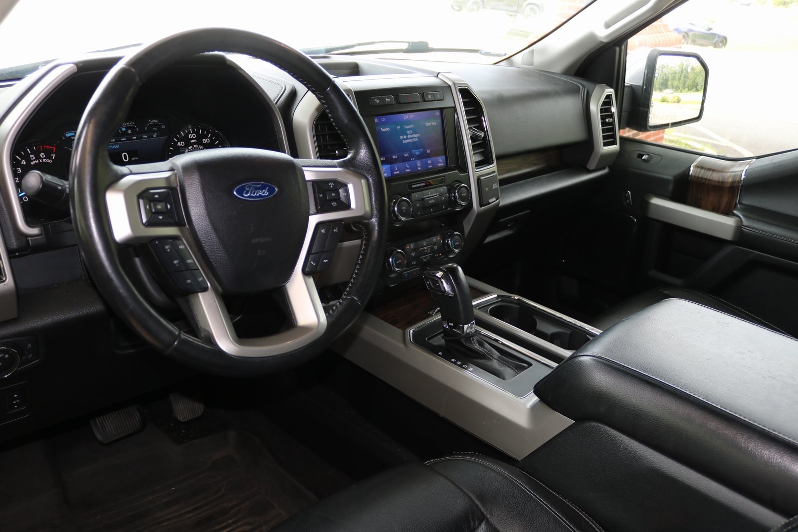 2020 Ford F-150 Lariat photo 13