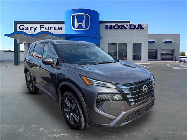 2025 Nissan Rogue SL's photo