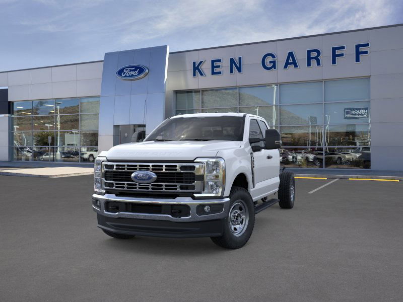 2025 Ford F-350 XL photo 2