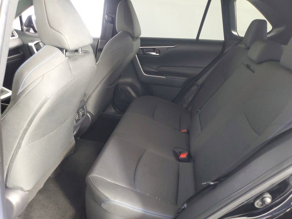 2022 Toyota RAV4 Hybrid SE photo 8