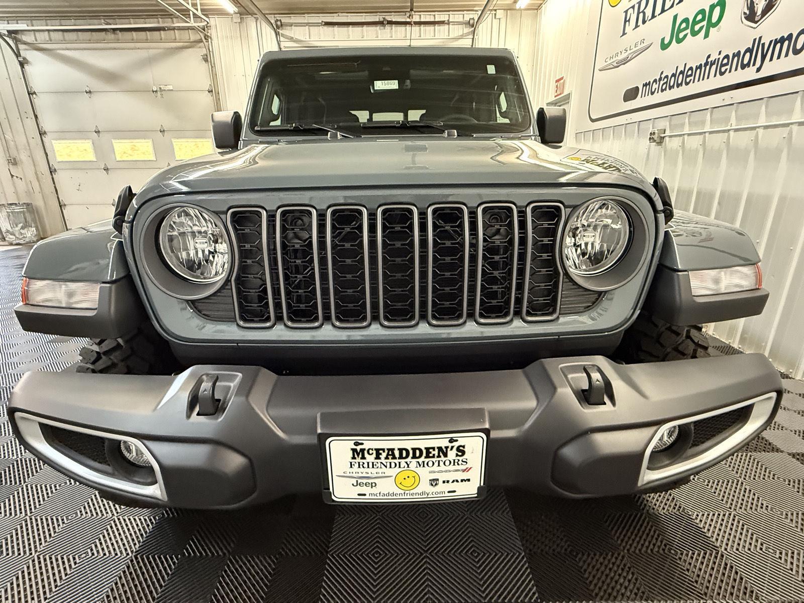 2025 Jeep Gladiator Sport photo 4