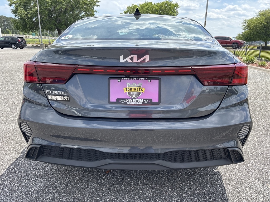 2023 Kia Forte LXS photo 4
