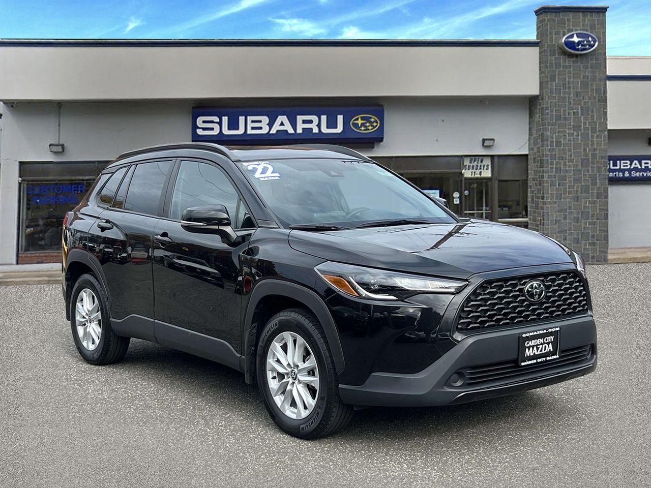 2022 Toyota Corolla Cross LE's photo