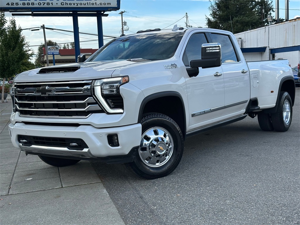 2024 Chevrolet Silverado 3500HD High Country photo 2