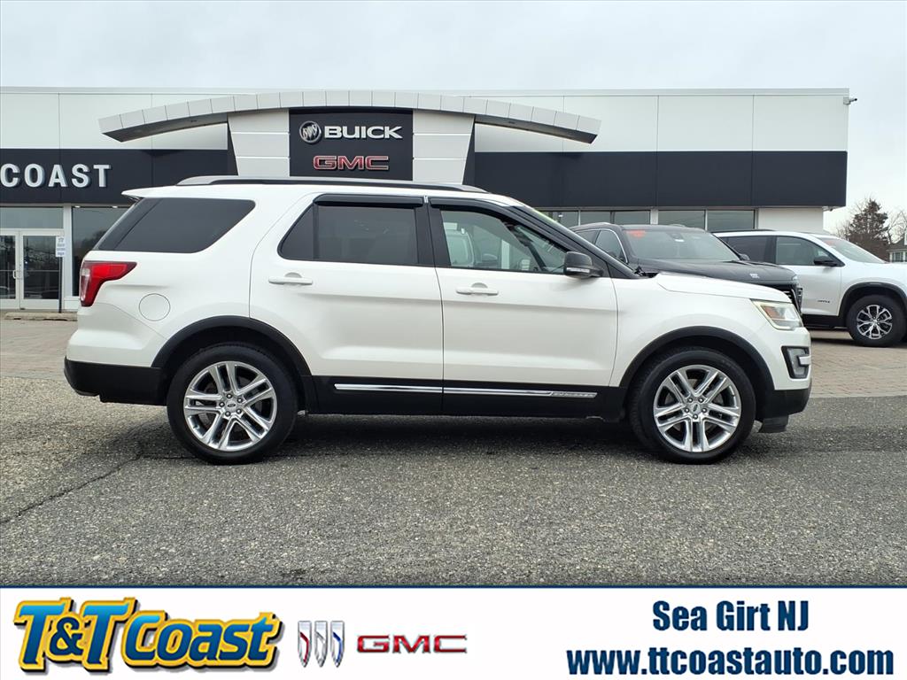 2017 Ford Explorer XLT's photo