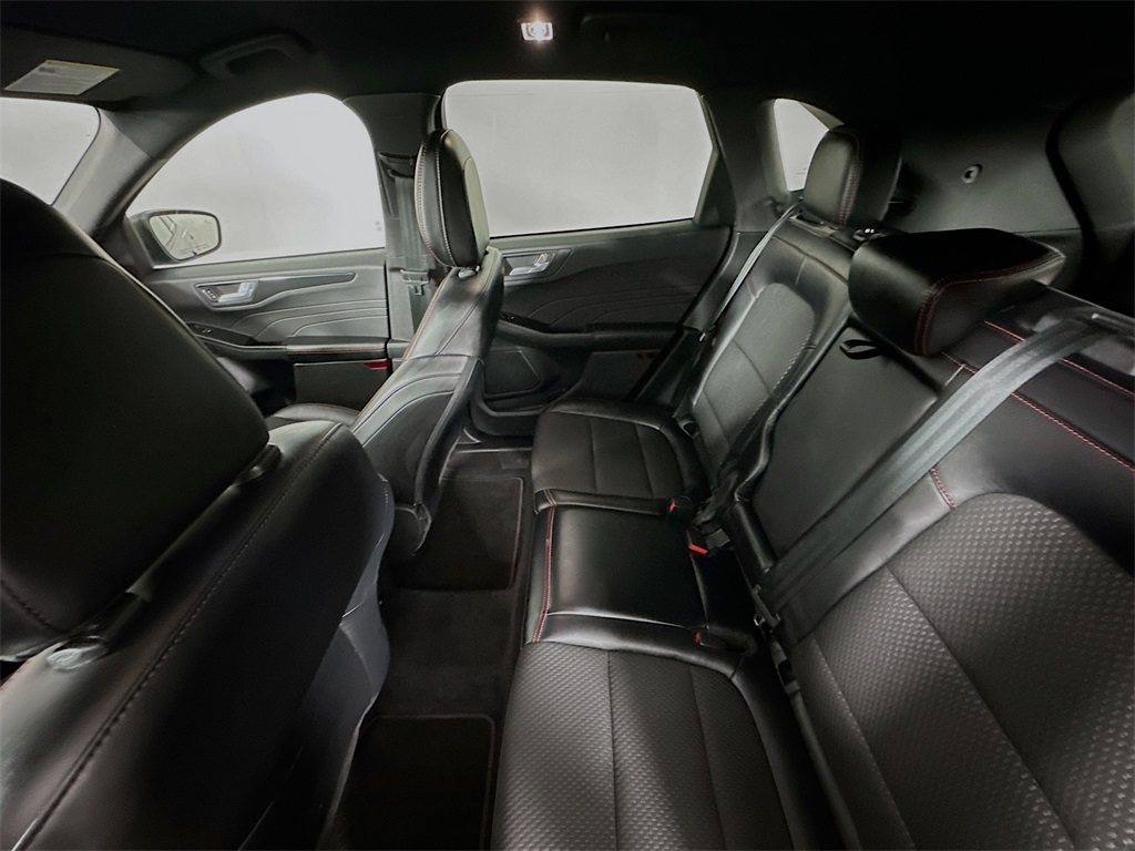 2023 Ford Escape ST-Line photo 4