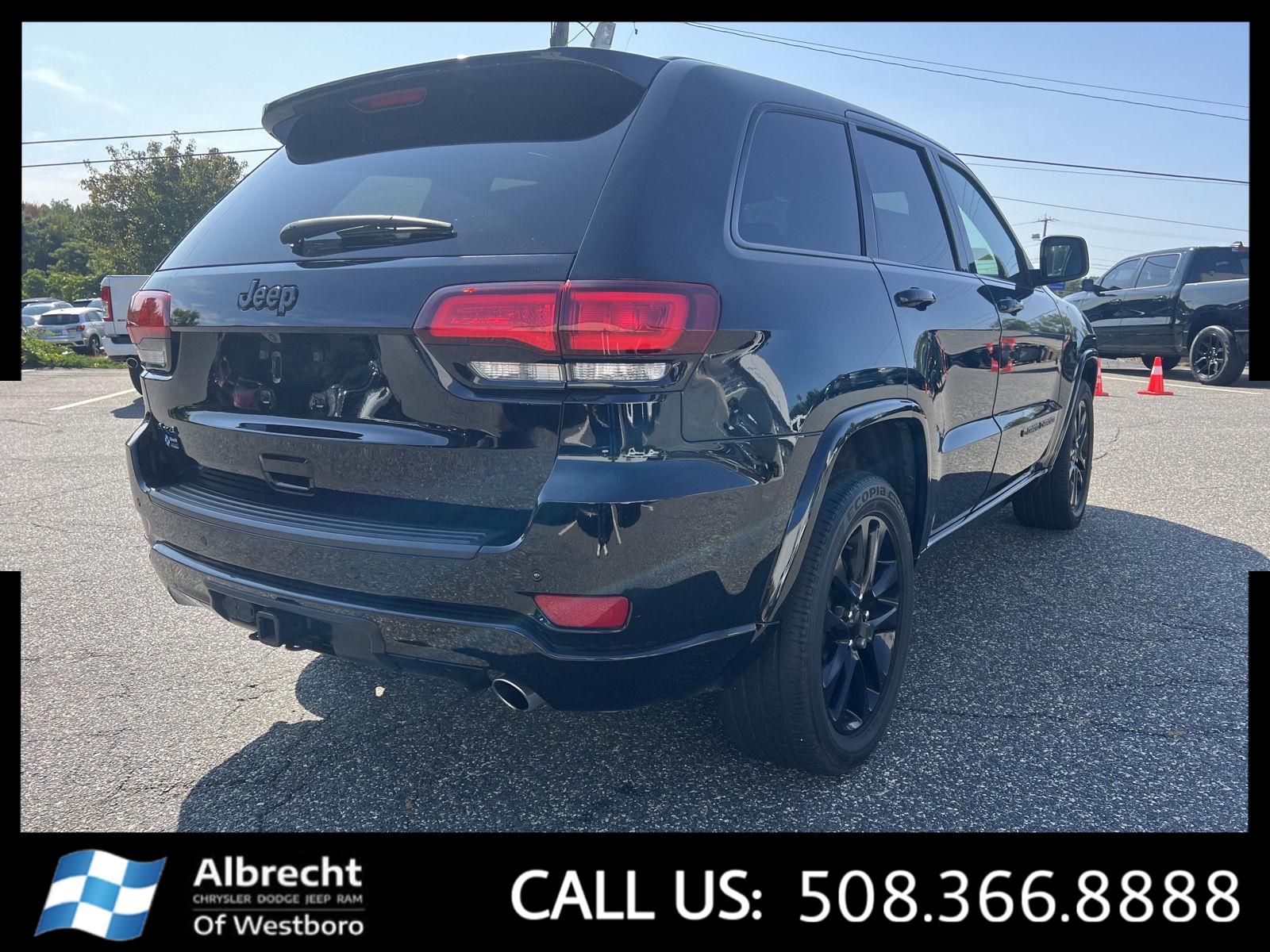 2022 Jeep Grand Cherokee Laredo X SE Altitude photo 3