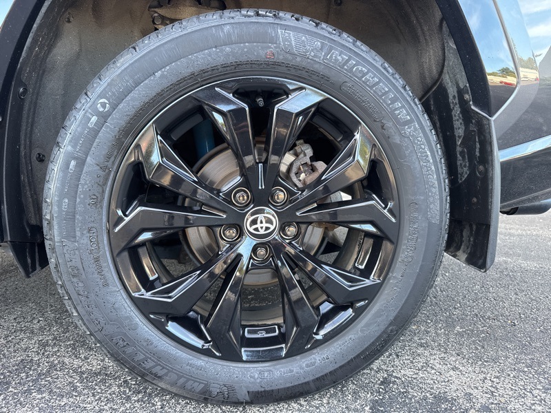 2023 Toyota RAV4 Hybrid XSE photo 38