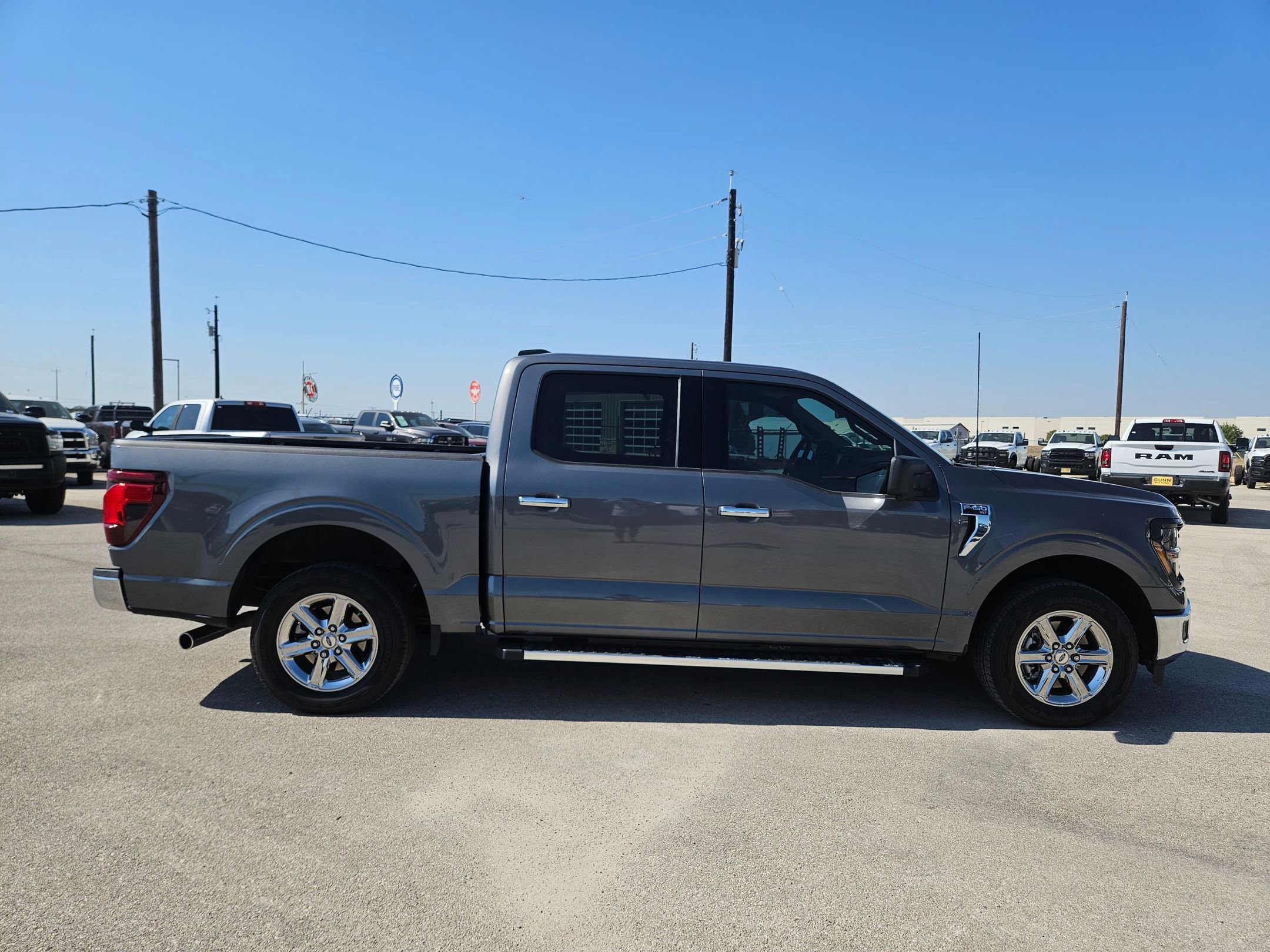 2024 Ford F-150 XLT photo 2