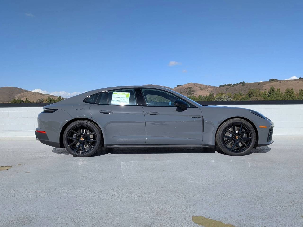2026 Porsche Panamera E-Hybrid 4 photo 8