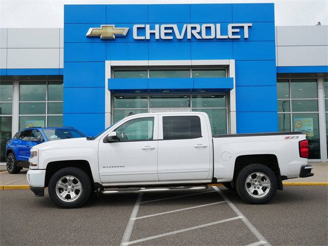 Used 2017 Chevrolet Silverado 1500 LT with VIN 3GCUKREC3HG130946 for sale in Roseville, Minnesota