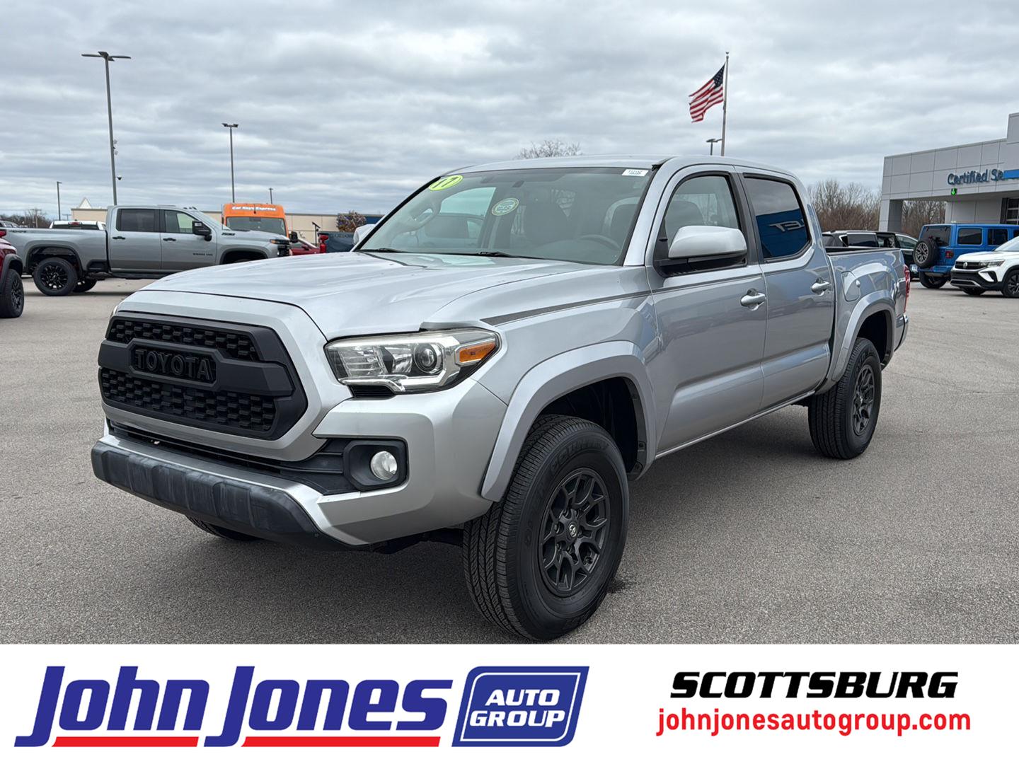 2017 Toyota Tacoma SR5's photo