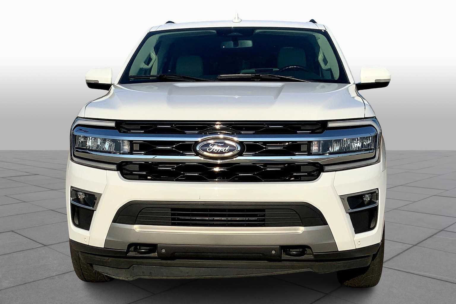 2023 Ford Expedition MAX Limited photo 3