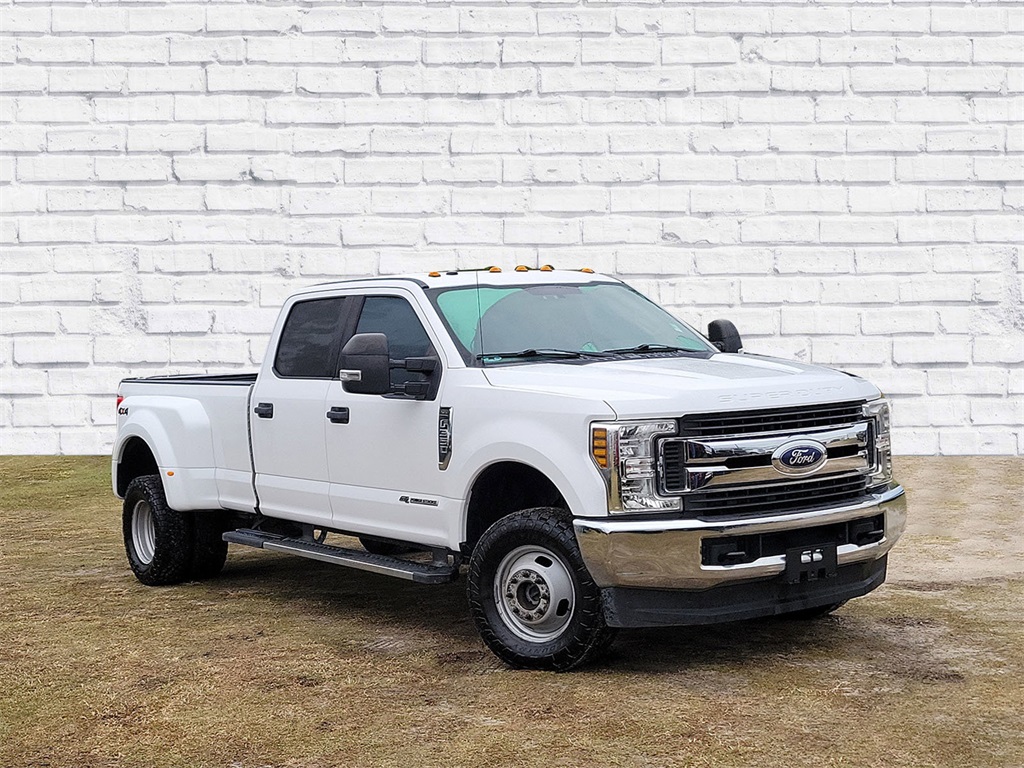 2019 Ford F-350 Super Duty XLT's photo