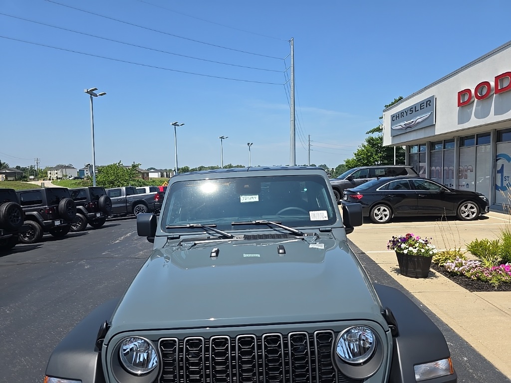2025 Jeep Wrangler Sport S photo 4