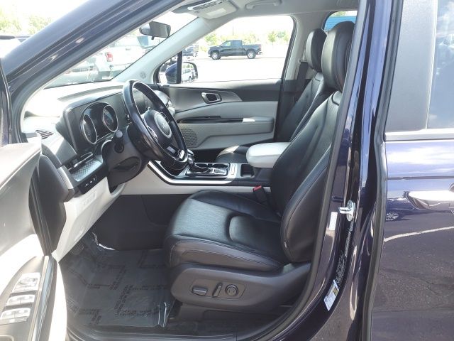 2022 Kia Carnival LXS photo 18