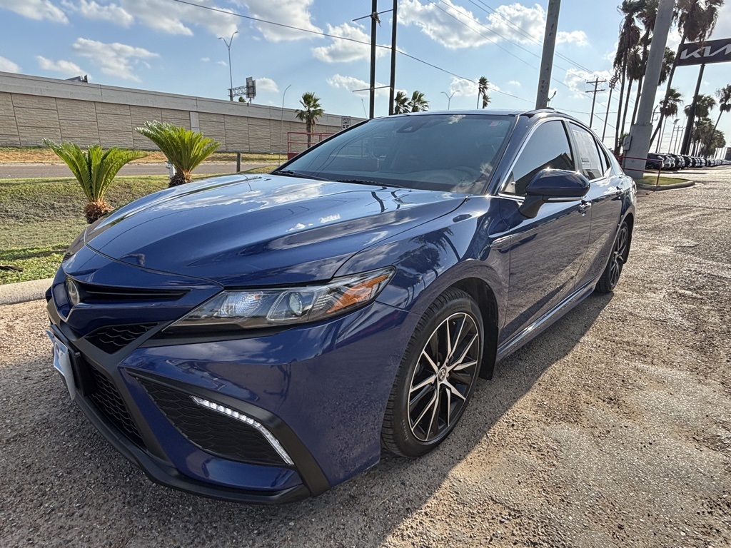 2023 Toyota Camry Hybrid SE photo 3
