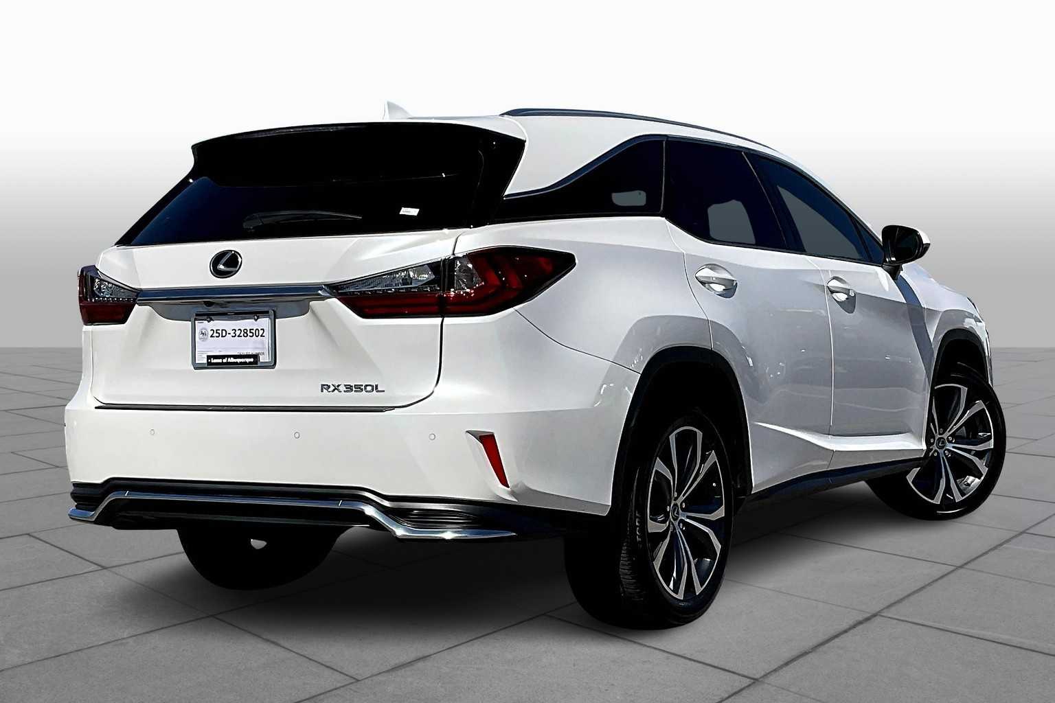 2022 Lexus RX 350L photo 11