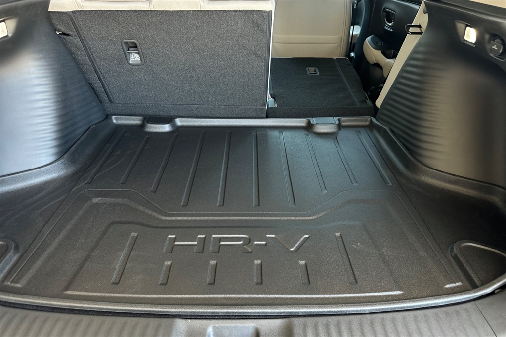 2026 Honda HR-V LX photo 14