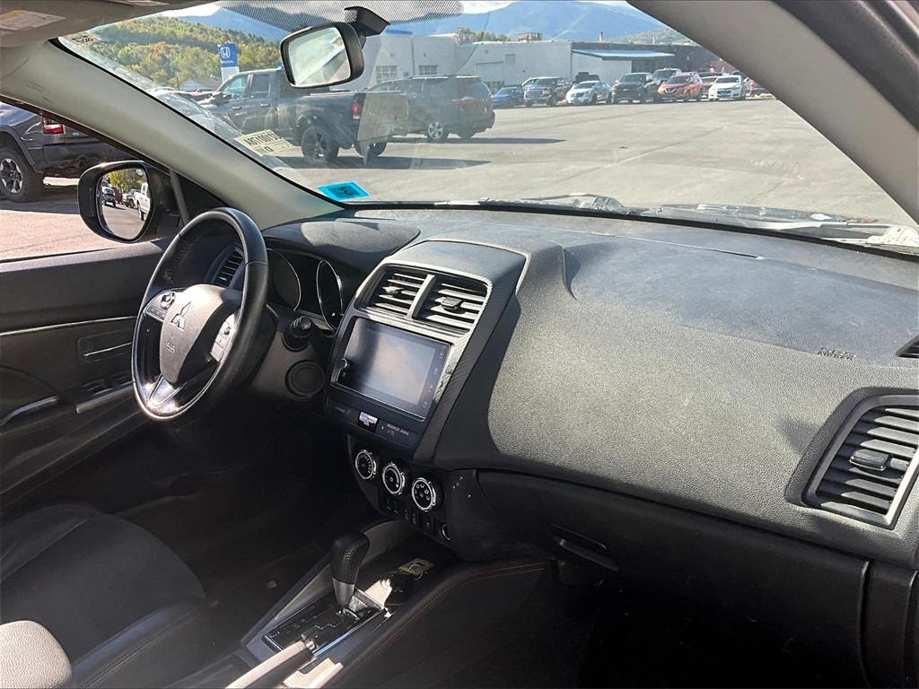 2018 Mitsubishi Outlander Sport SE photo 14